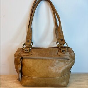 Avorio Tan Italian Leather Vintage Tassel Shoulder Bag